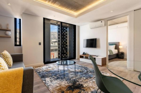 The Signature 410:Central Modern Aprt with Parking